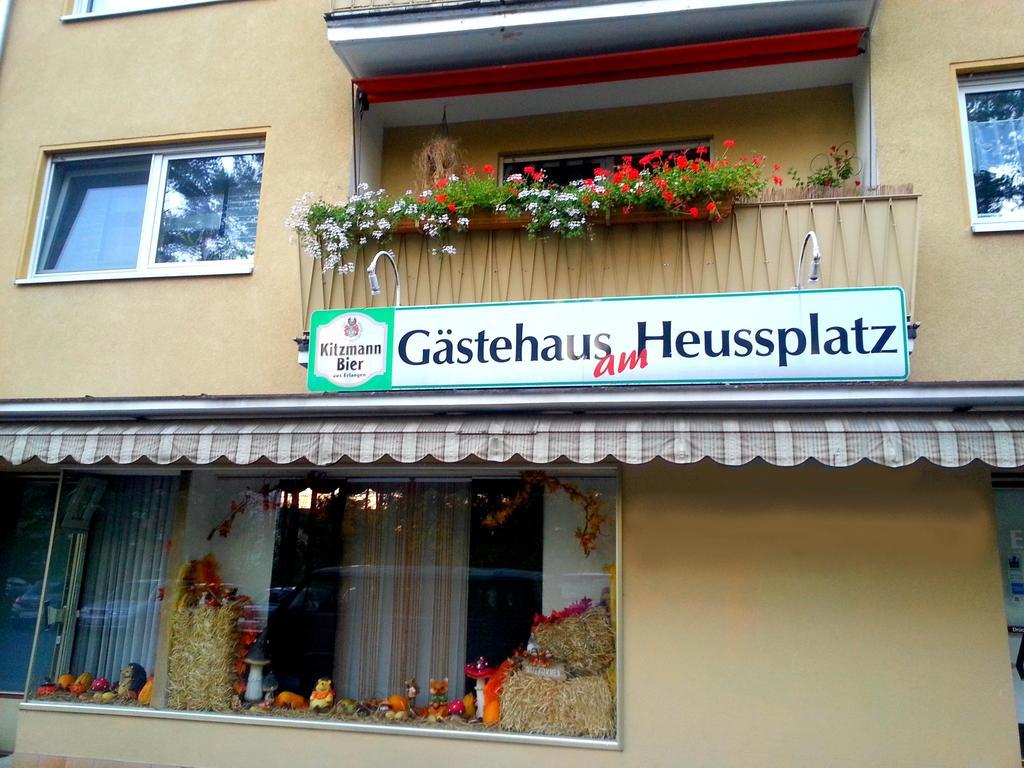 Gaestehaus Am Heuss-Platz Erlangen Extérieur photo