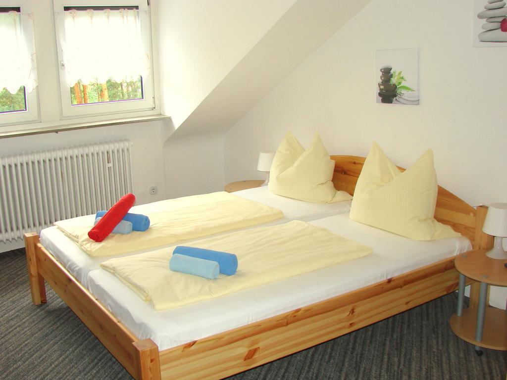 Gaestehaus Am Heuss-Platz Erlangen Chambre photo