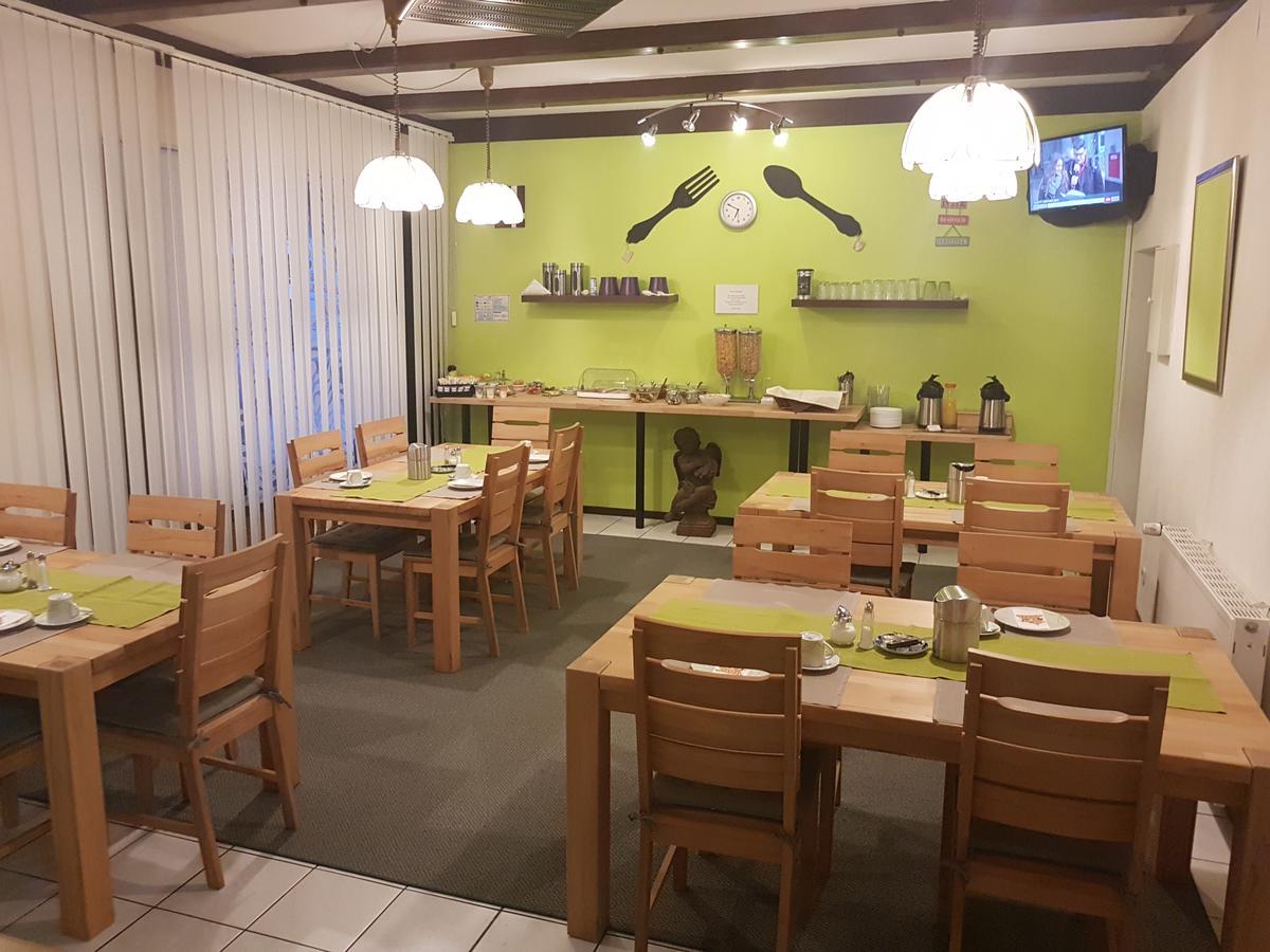 Gaestehaus Am Heuss-Platz Erlangen Extérieur photo